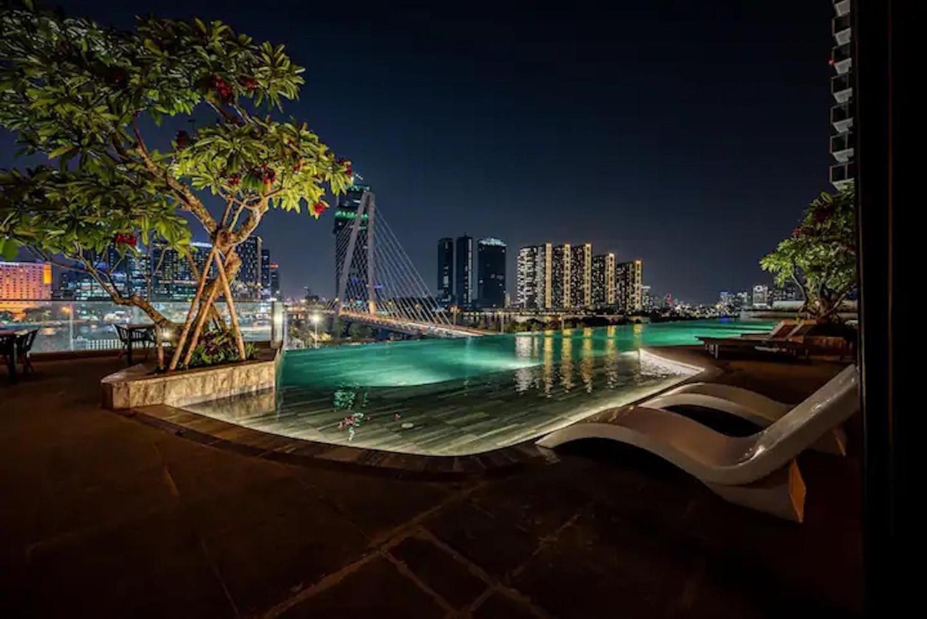 The Opera Apartment Cental Saigon Free Pool-Gym-Sauna Room- Golf Mini TP. Hồ Chí Minh Ngoại thất bức ảnh