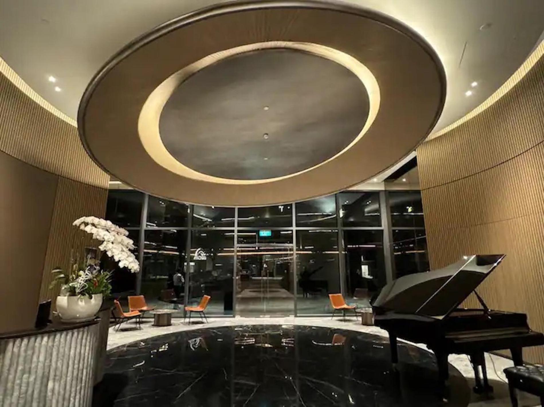 The Opera Apartment Cental Saigon Free Pool-Gym-Sauna Room- Golf Mini TP. Hồ Chí Minh Ngoại thất bức ảnh